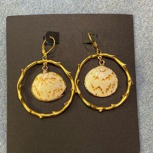 Gold branch circle with seashell earrings